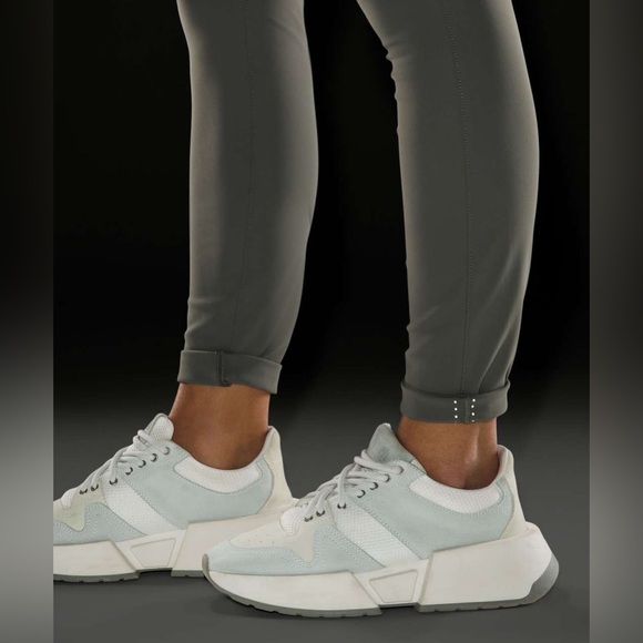 Lululemon City Sleek Slim-Fit 5 Pocket High-Rise Pant in Size 30 Grey Sage - Picture 5 of 15